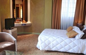 Grand Hôtel du Luxembourg & Spa (Bayeux, Rue des Bouchers, 25), hotel