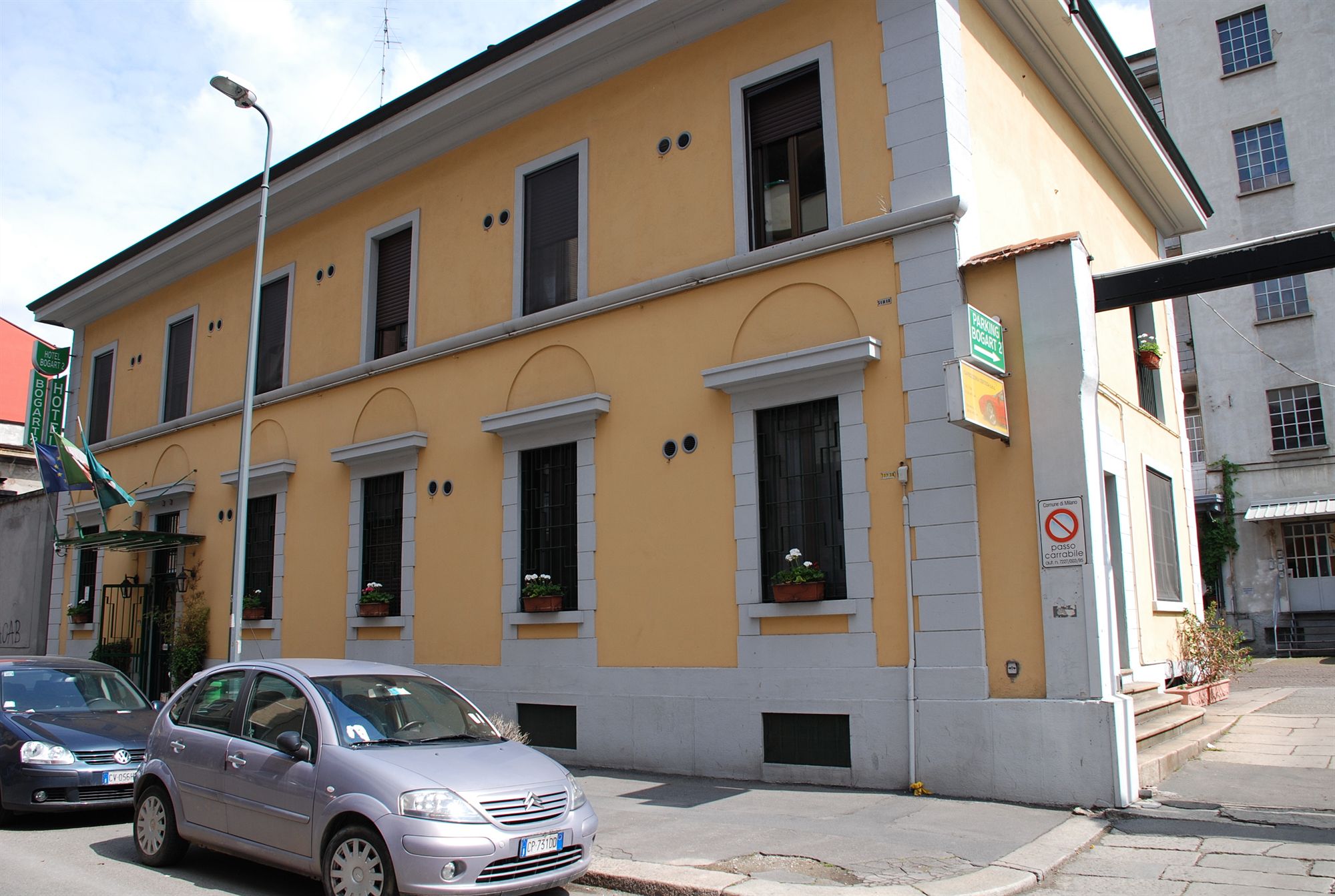 Фото Hotel Bogart 2