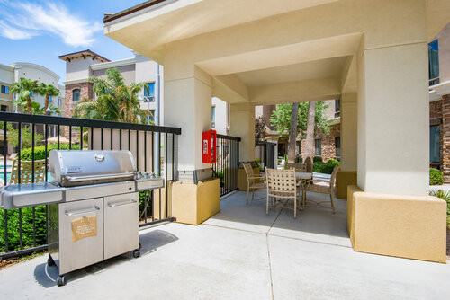 Гостиница Holiday Inn Express & Suites Phoenix - Glendale Sports Dist, an Ihg Hotel в Глендейле