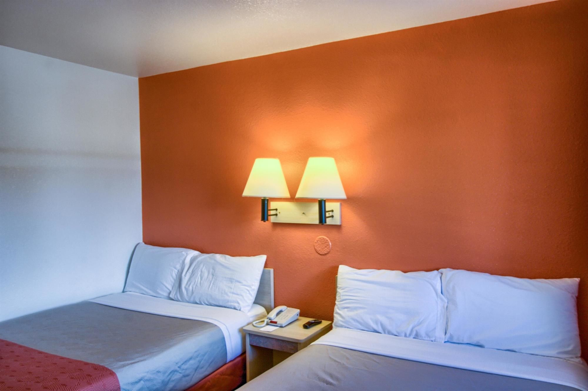 Фото Motel 6 Everett, Wa - North