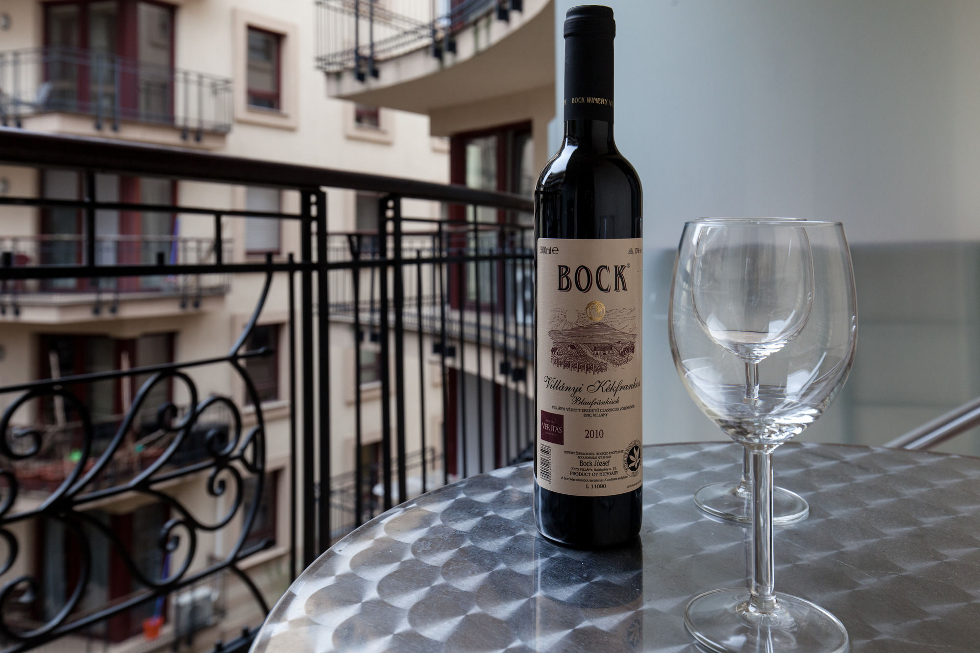 Фото Town Hall Apartments