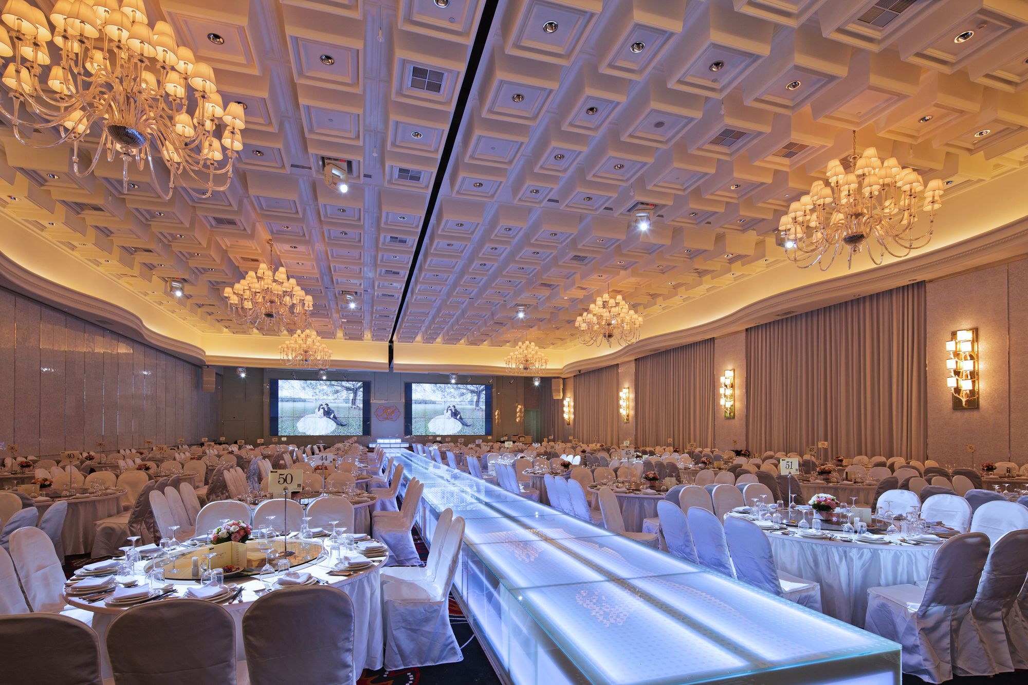 Фото The Lin Hotel