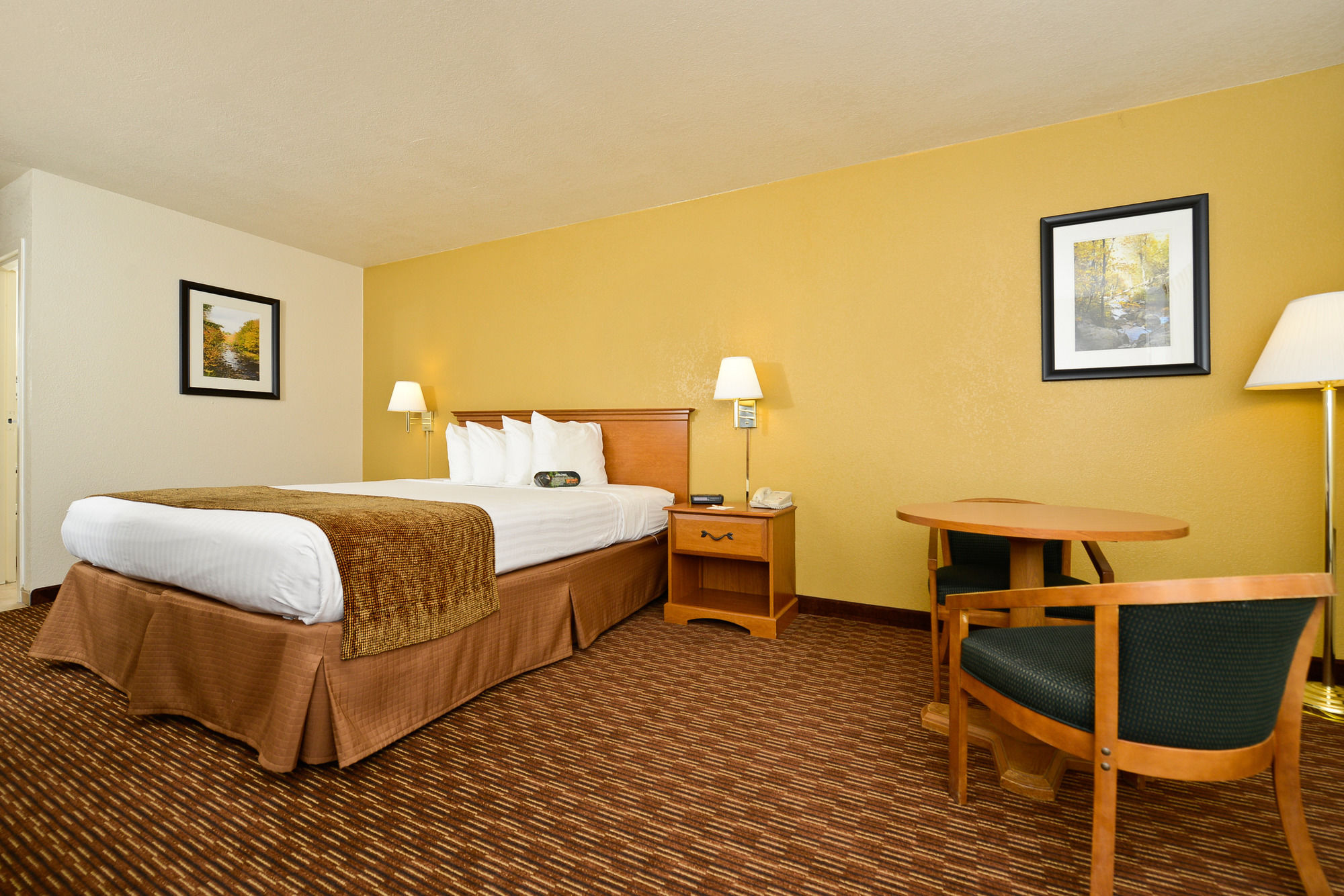 Фото Best Western Sawmill Inn