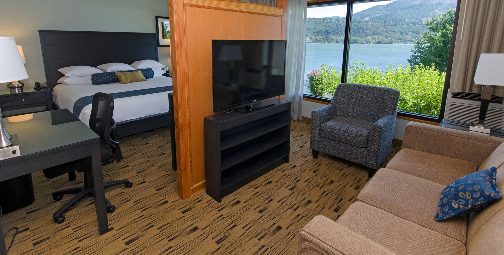 Фото Best Western Plus Hood River Inn