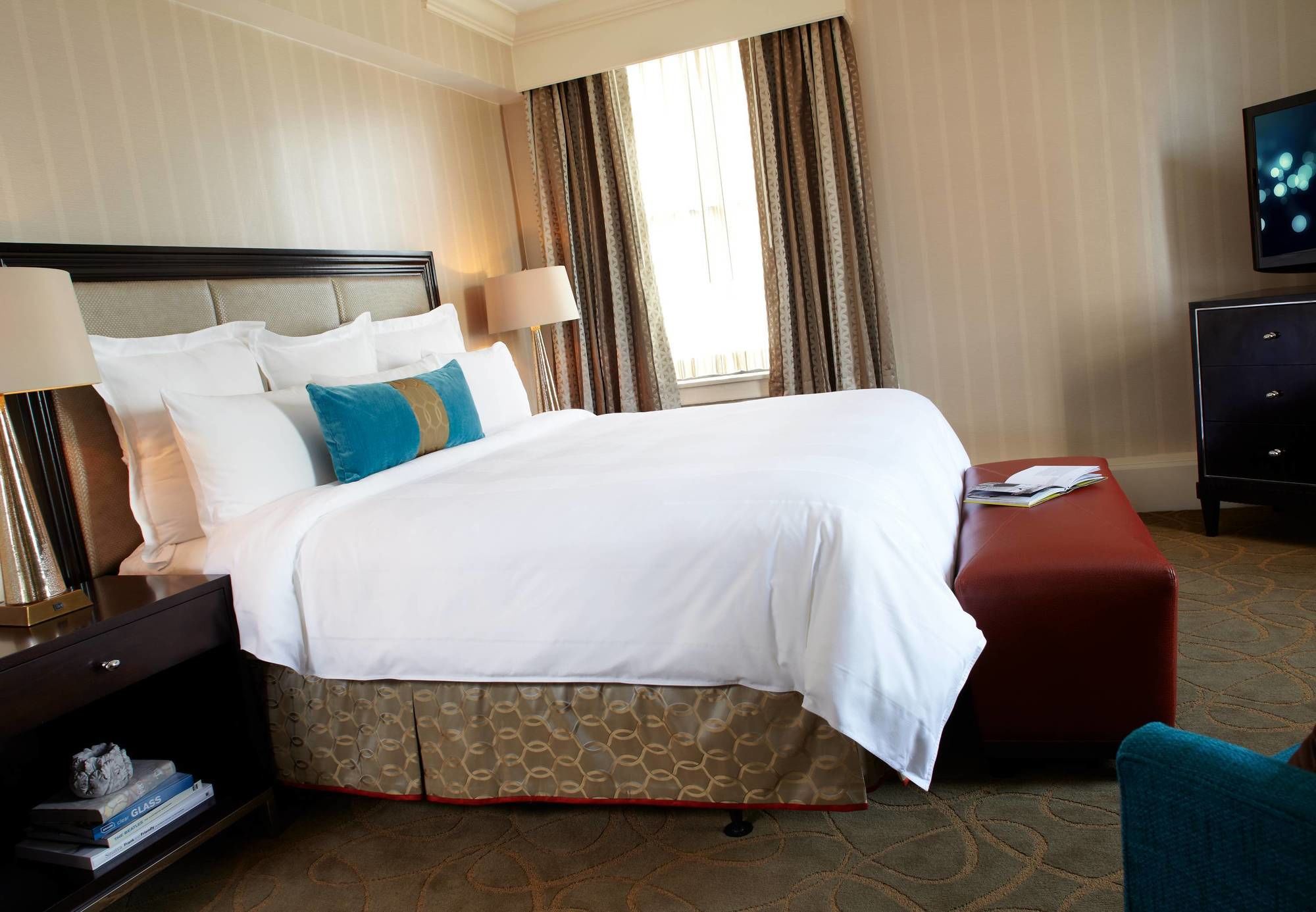 Фото Renaissance Cleveland Hotel