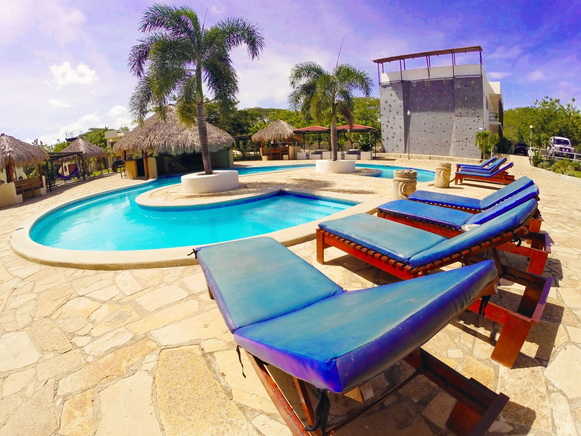 Фото Surf Ranch Hotel & Resort