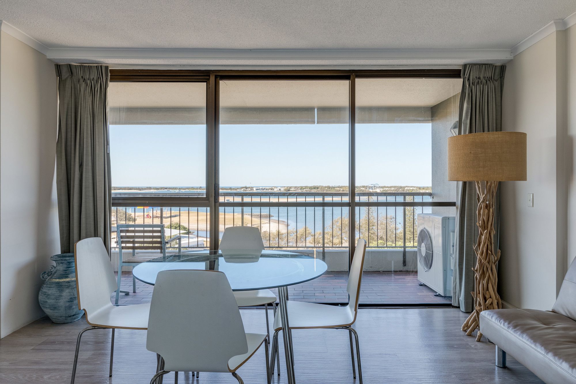 Фото Palmerston Tower Holiday Apartments