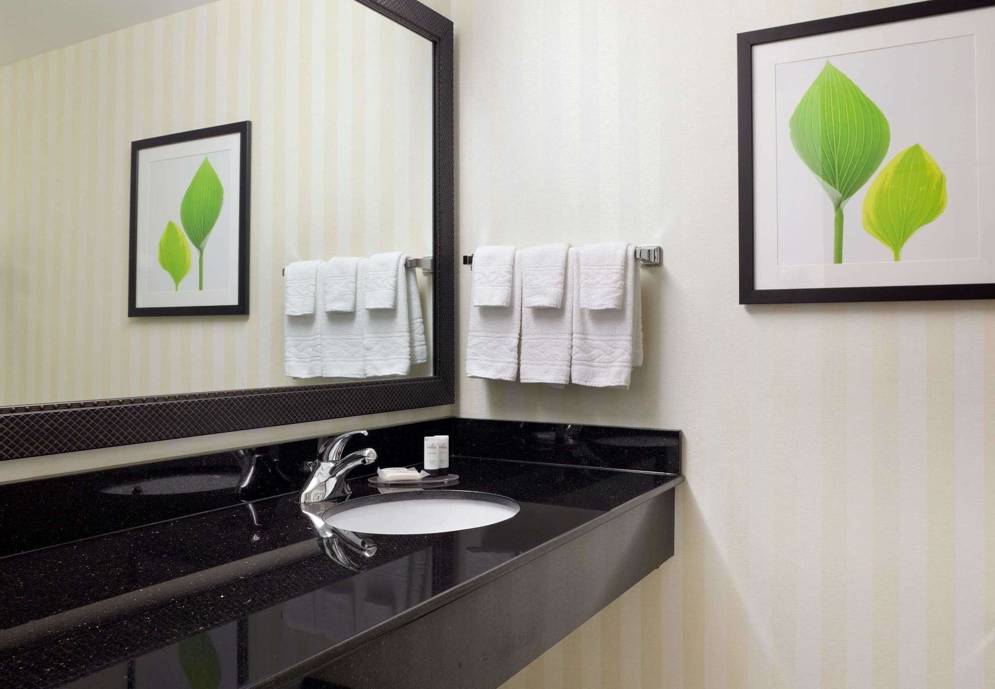 Фото Fairfield Inn & Suites by Marriott Wichita Downtown