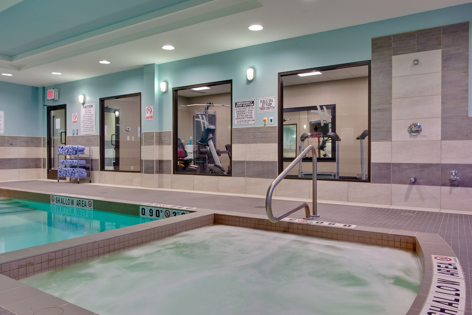 Фото Holiday Inn Express Hotel & Suites Ottawa West Nepean