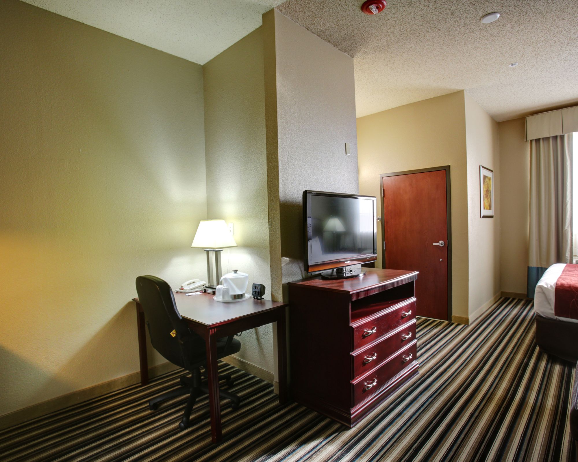 Фото Comfort Suites Waco North - Near University Area