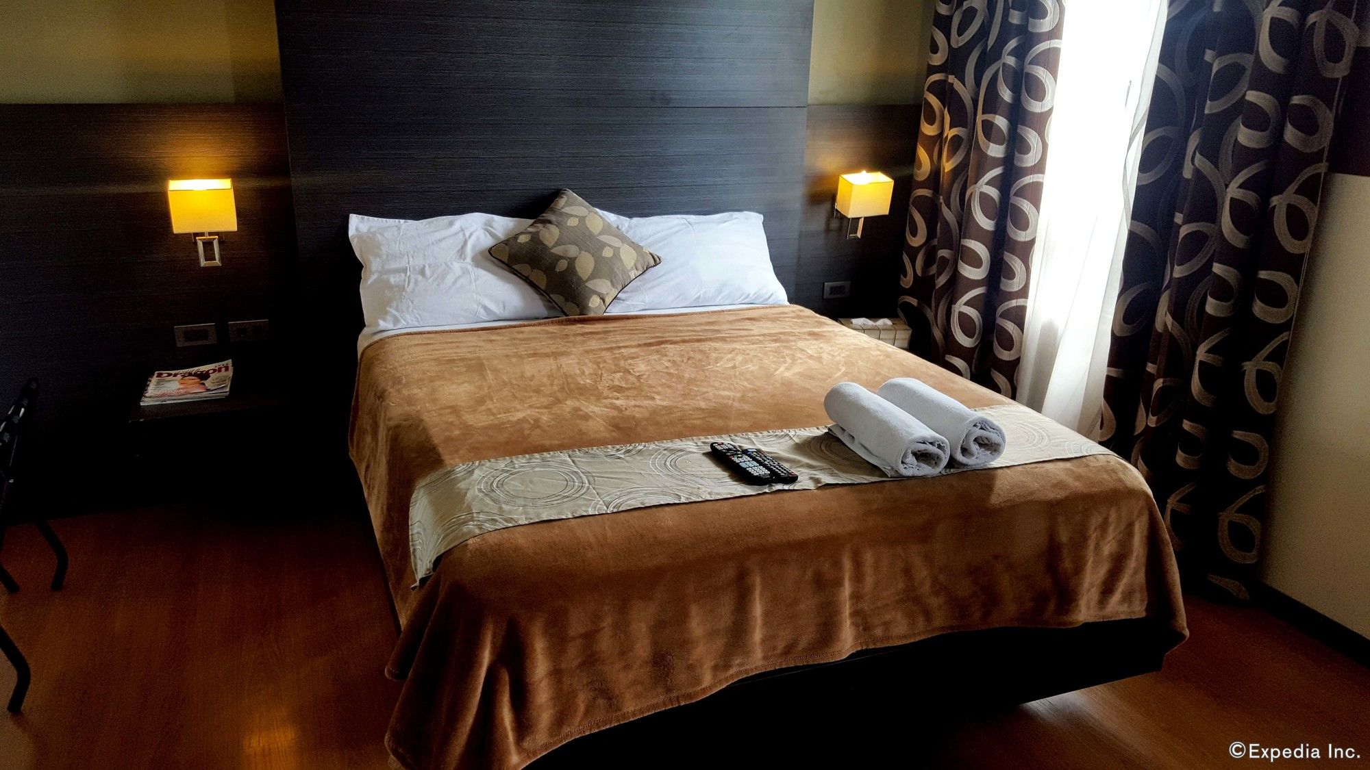 Фото Lorenzzo Suites Hotel