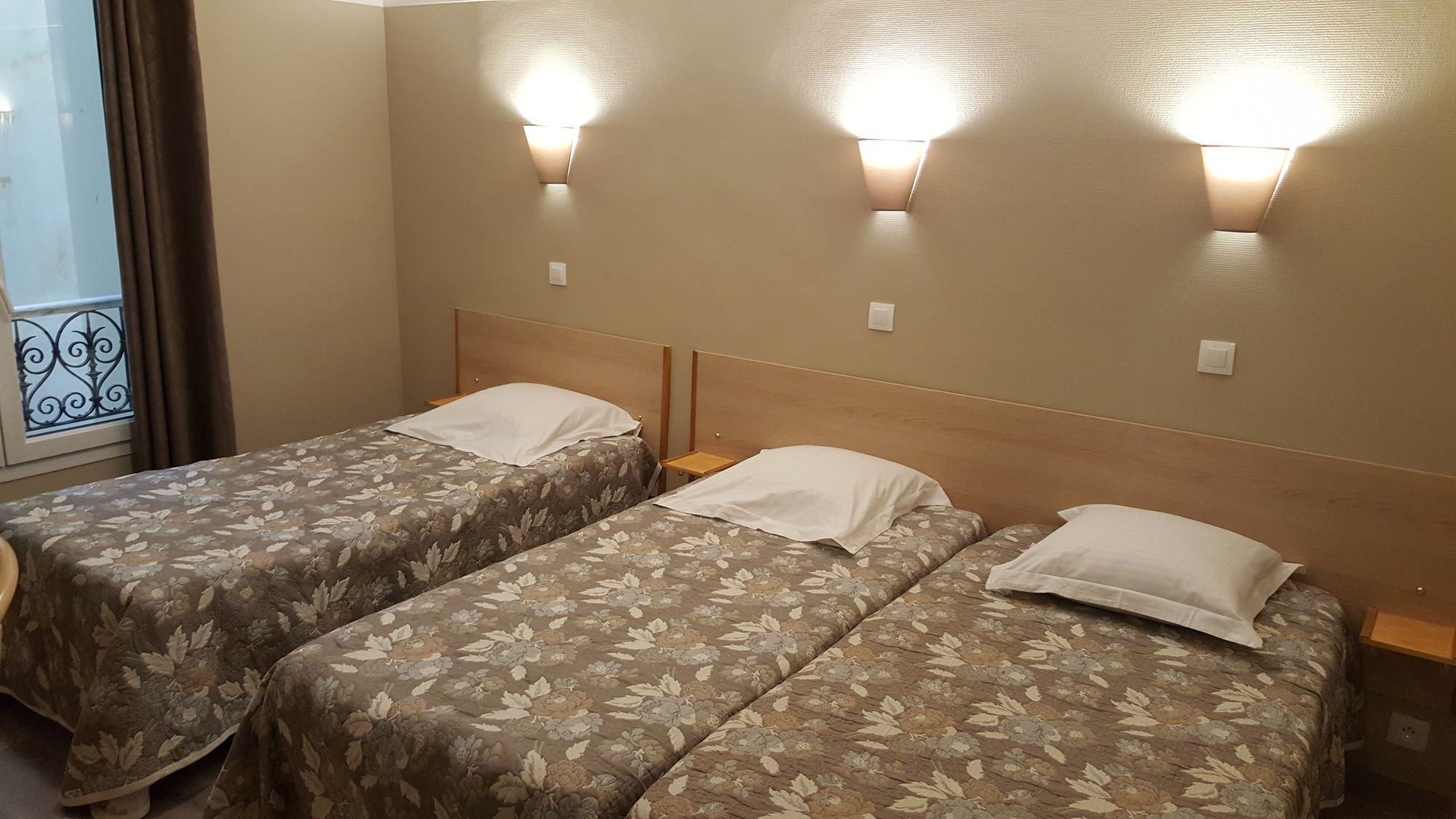 Фото Hotel Angleterre Montmartre