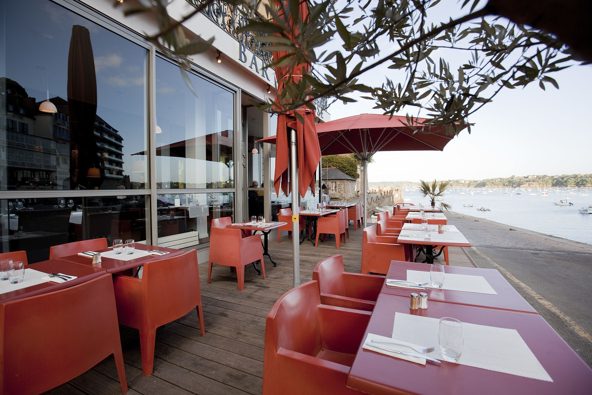 Фото Hotel De La Vallee