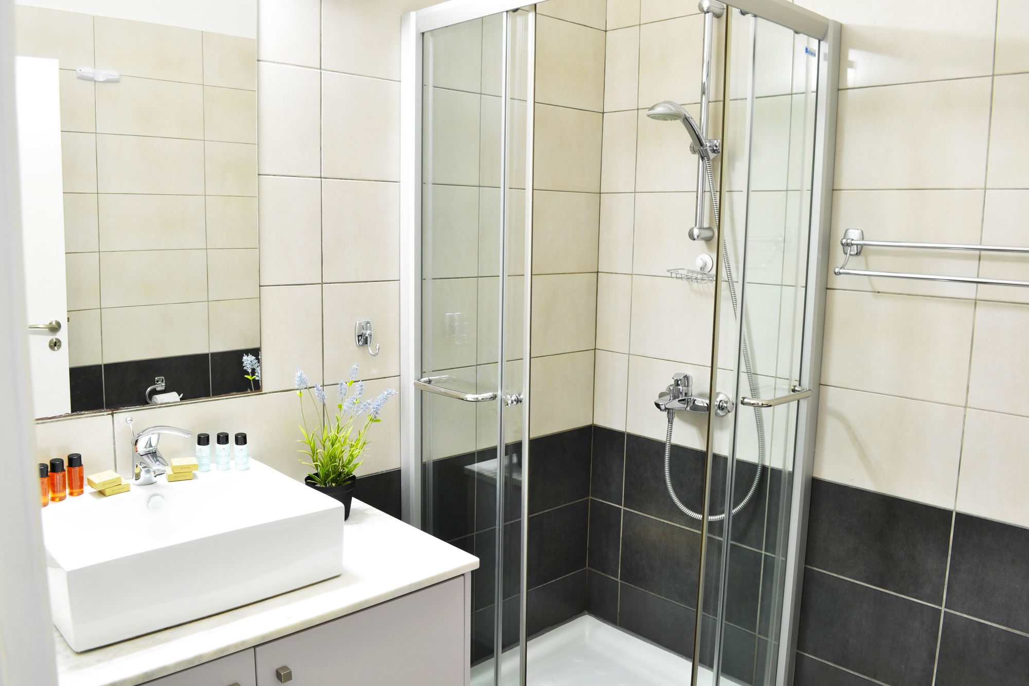 Фото Napian Suites