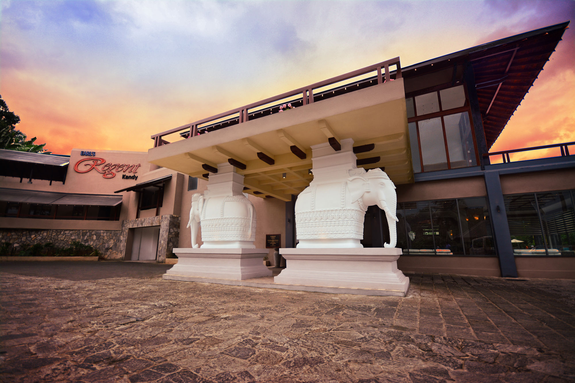 Фото Earl's Regent Kandy