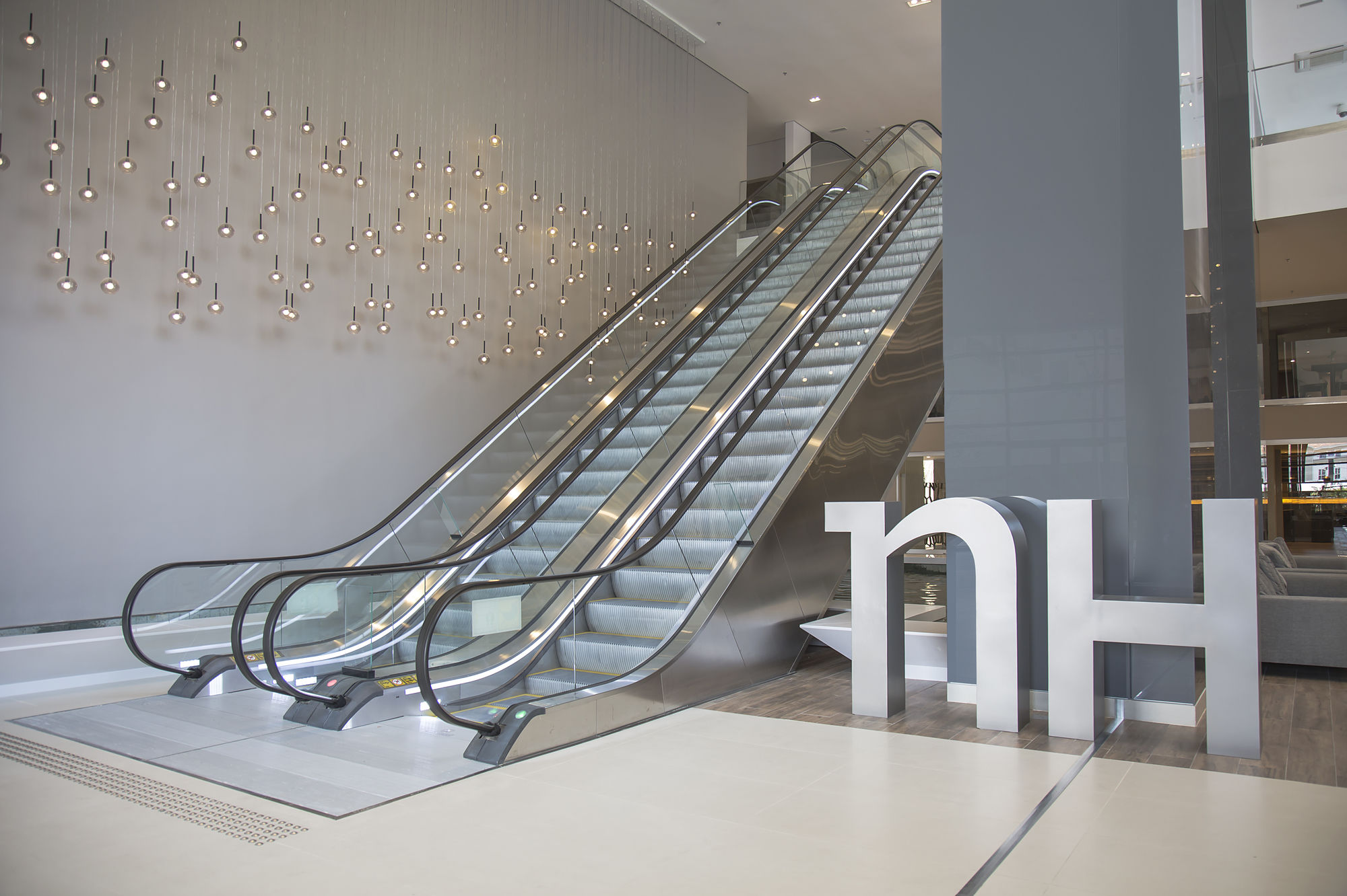 Фото Nh Curitiba The Five