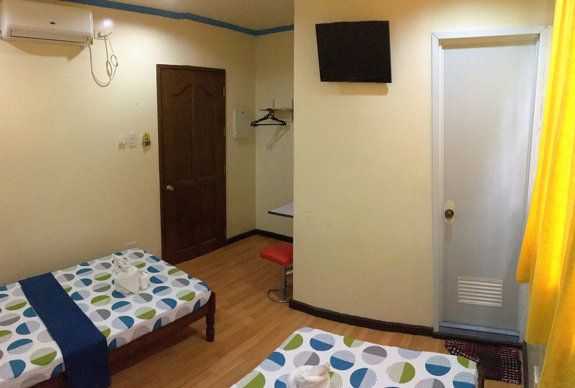 Фото Royal Crown Inn