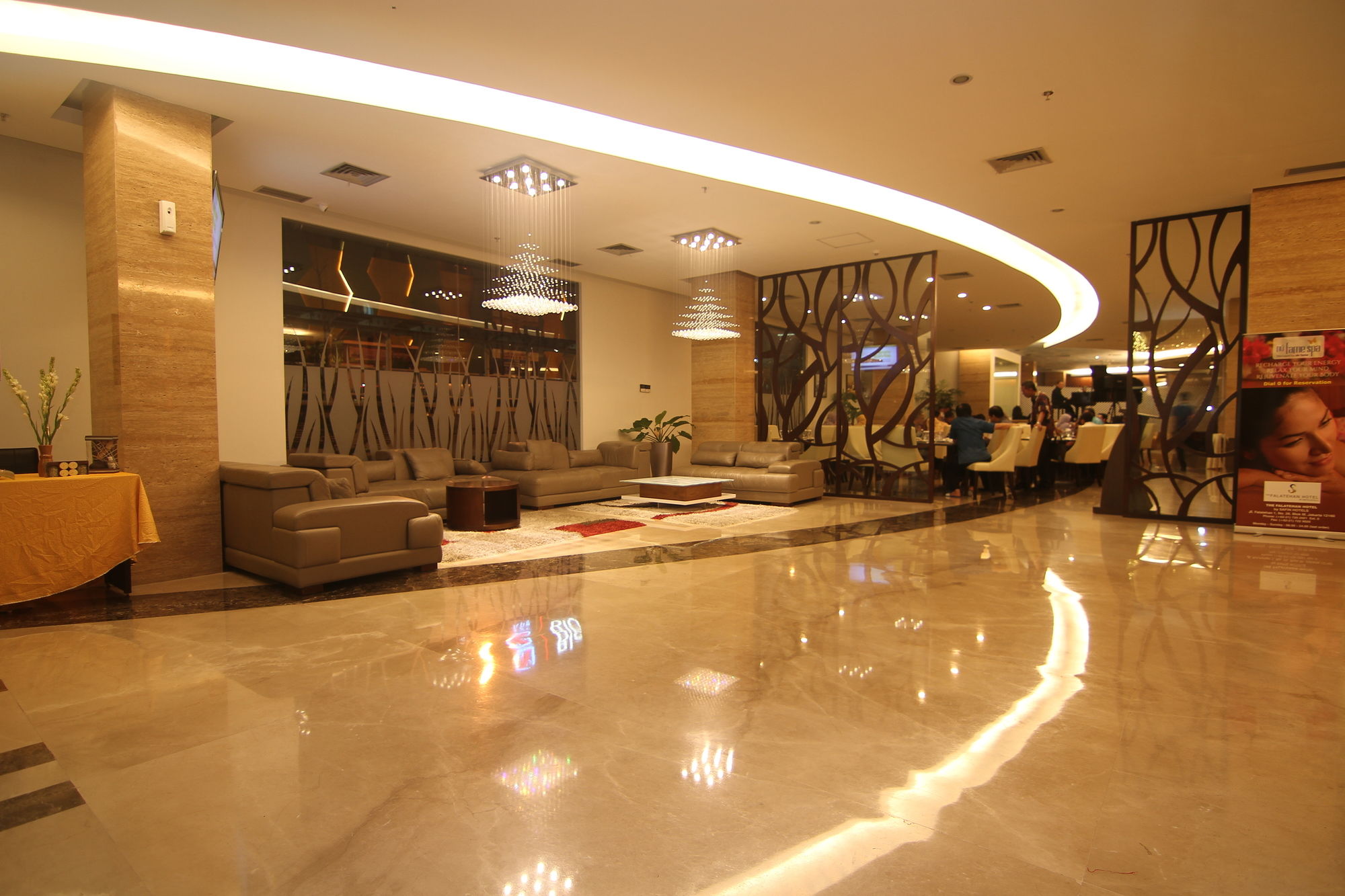 Фото The Falatehan Hotel