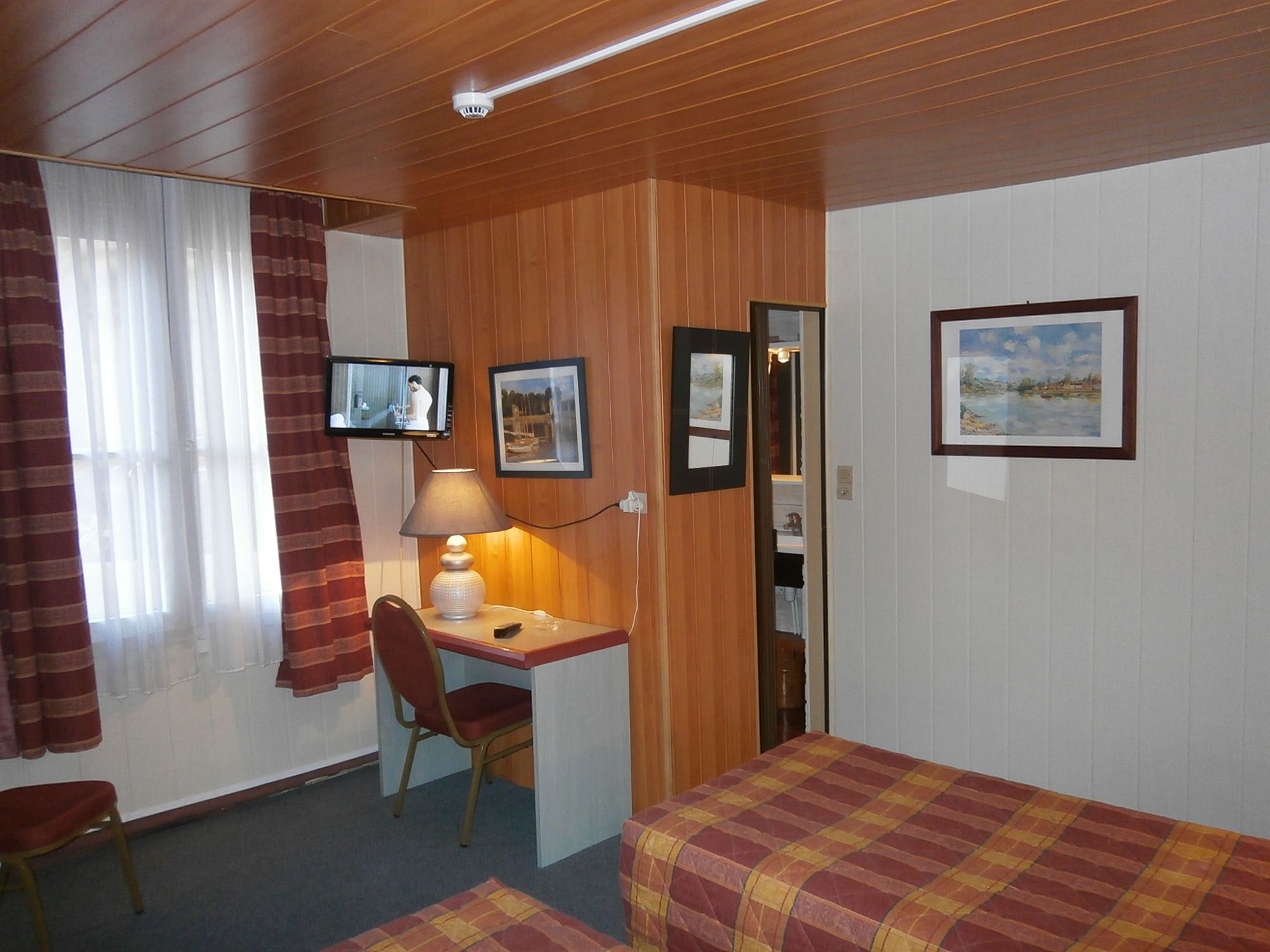 Фото Hôtel Beauséjour