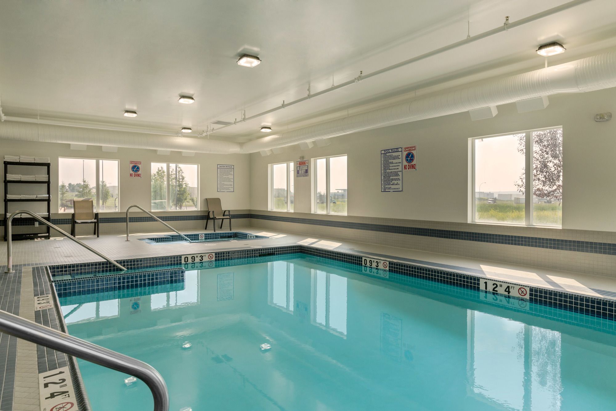 Фото Motel 6 Airdrie, Ab