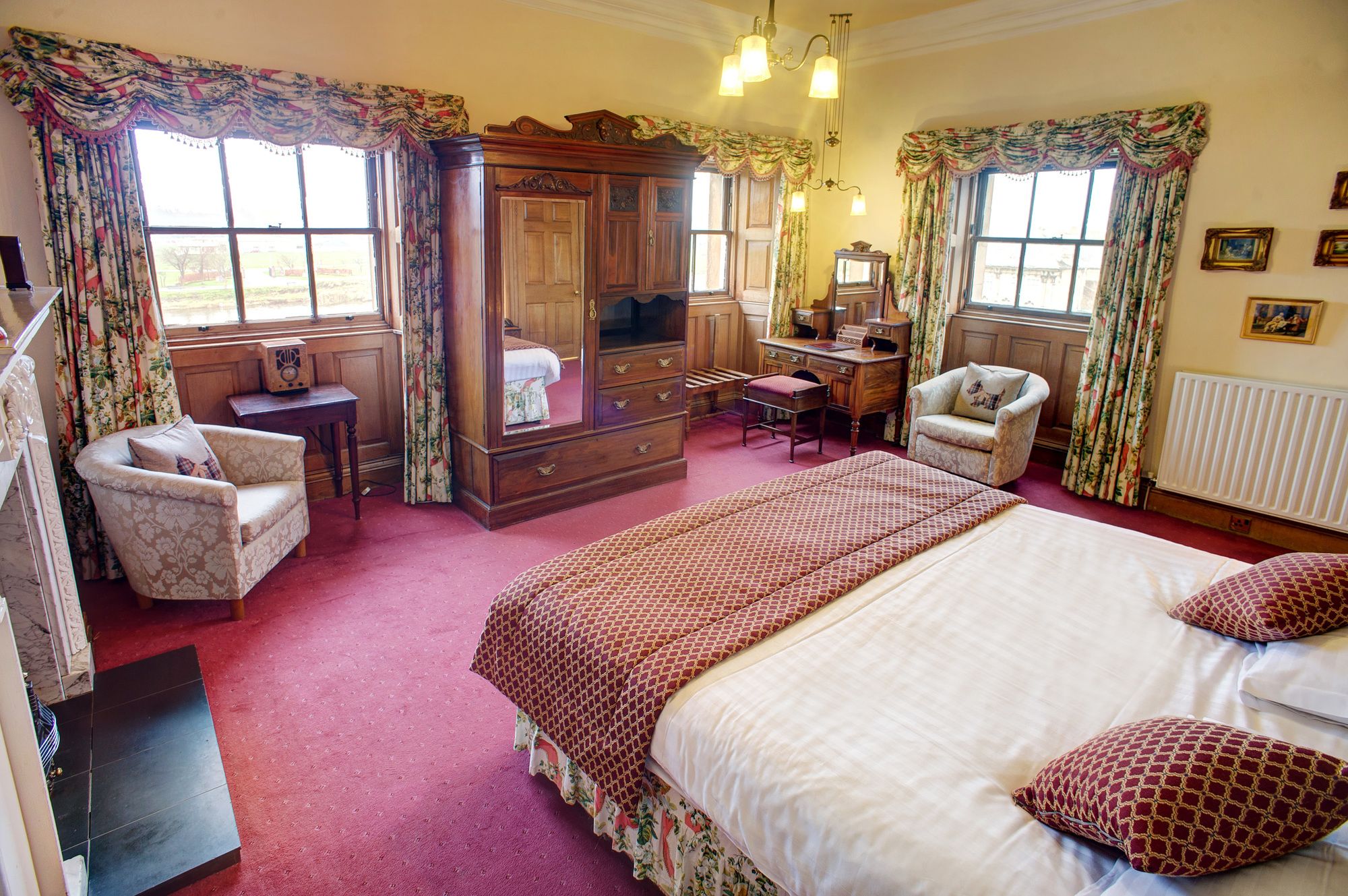 Фото Ednam House Hotel