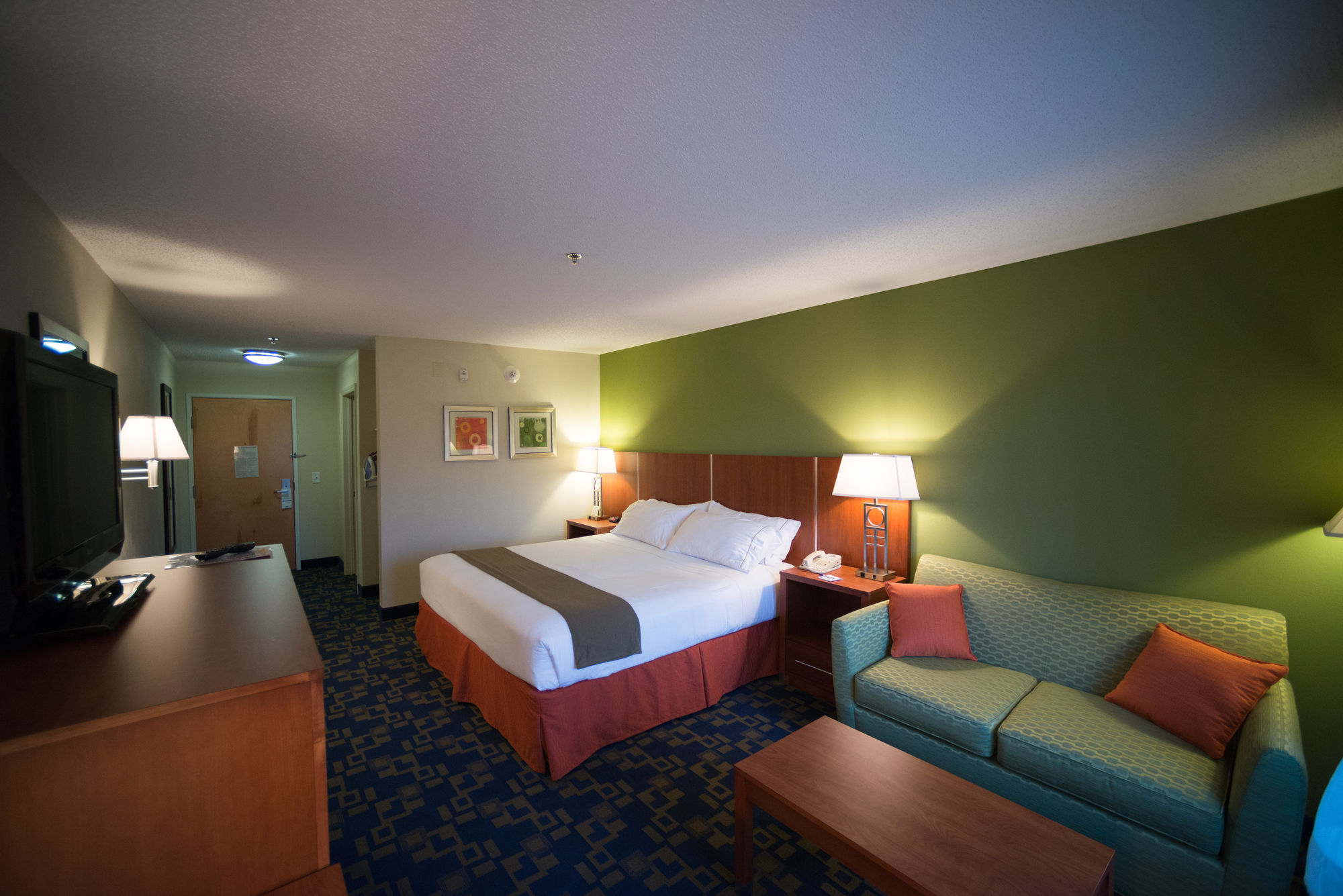 Фото Holiday Inn Express & Suites Raleigh North - Wake Forest, an Ihg Hotel