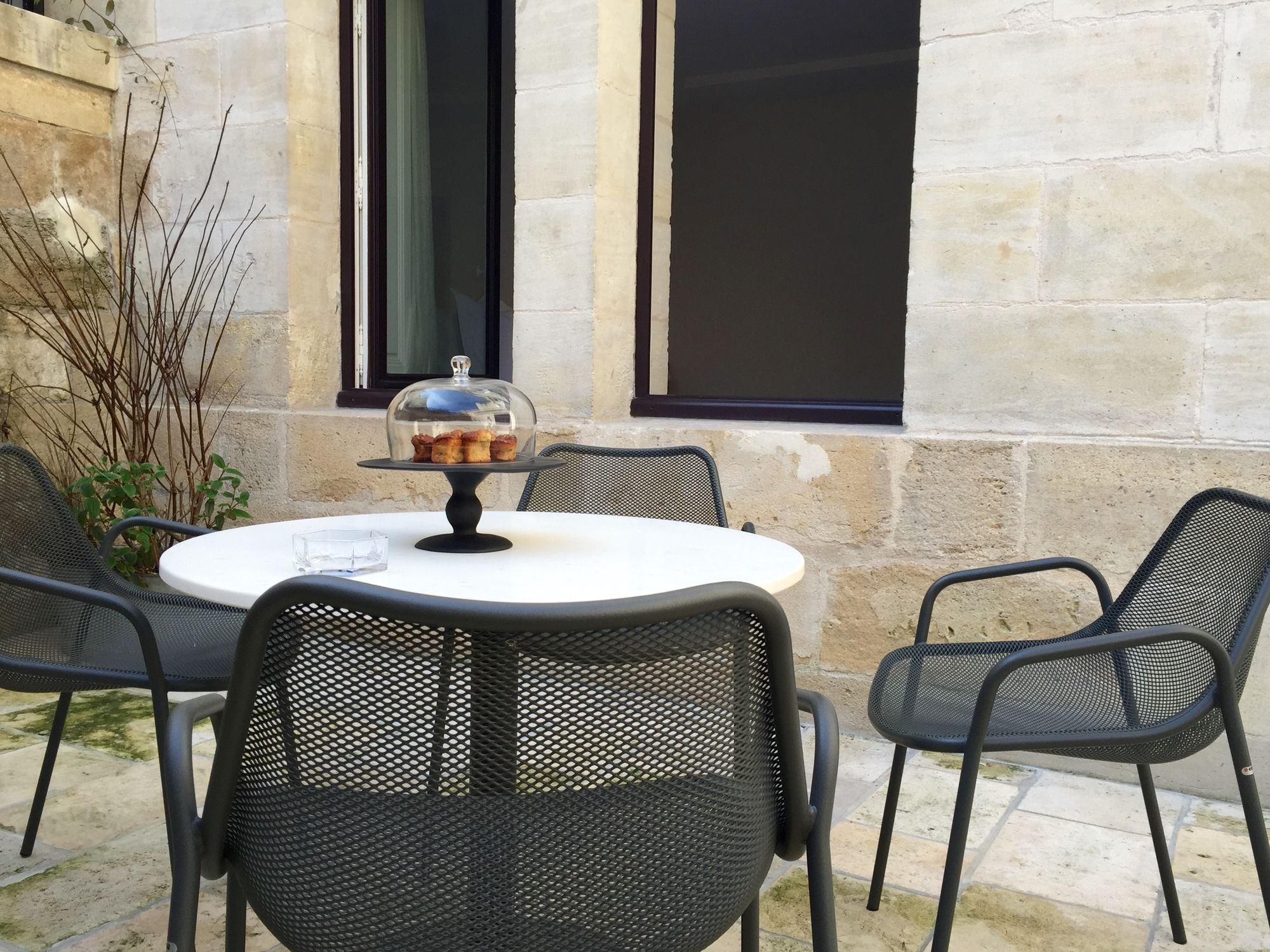 Фото Yndo Hôtel