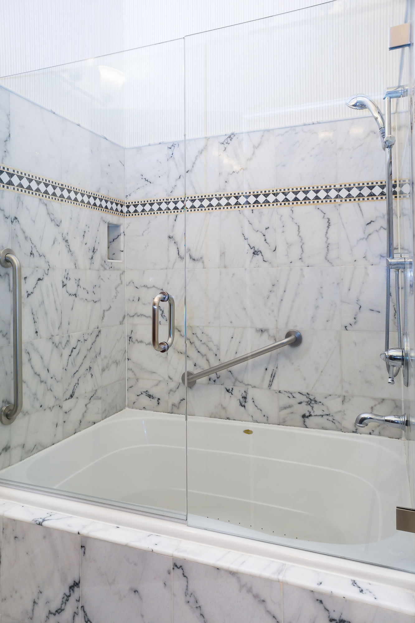 Фото Carriage House Inn