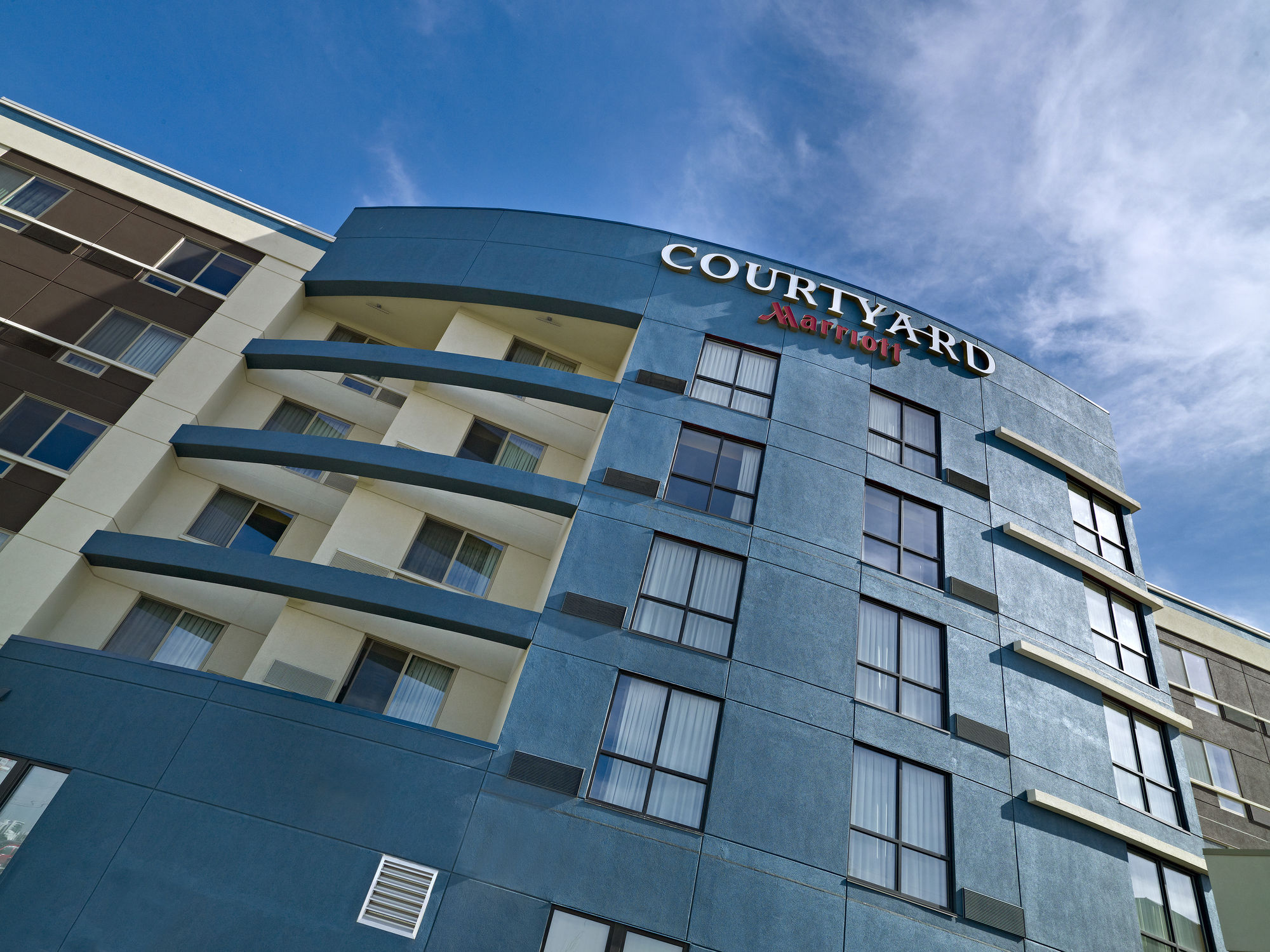 Фото Courtyard by Marriott Edmonton West