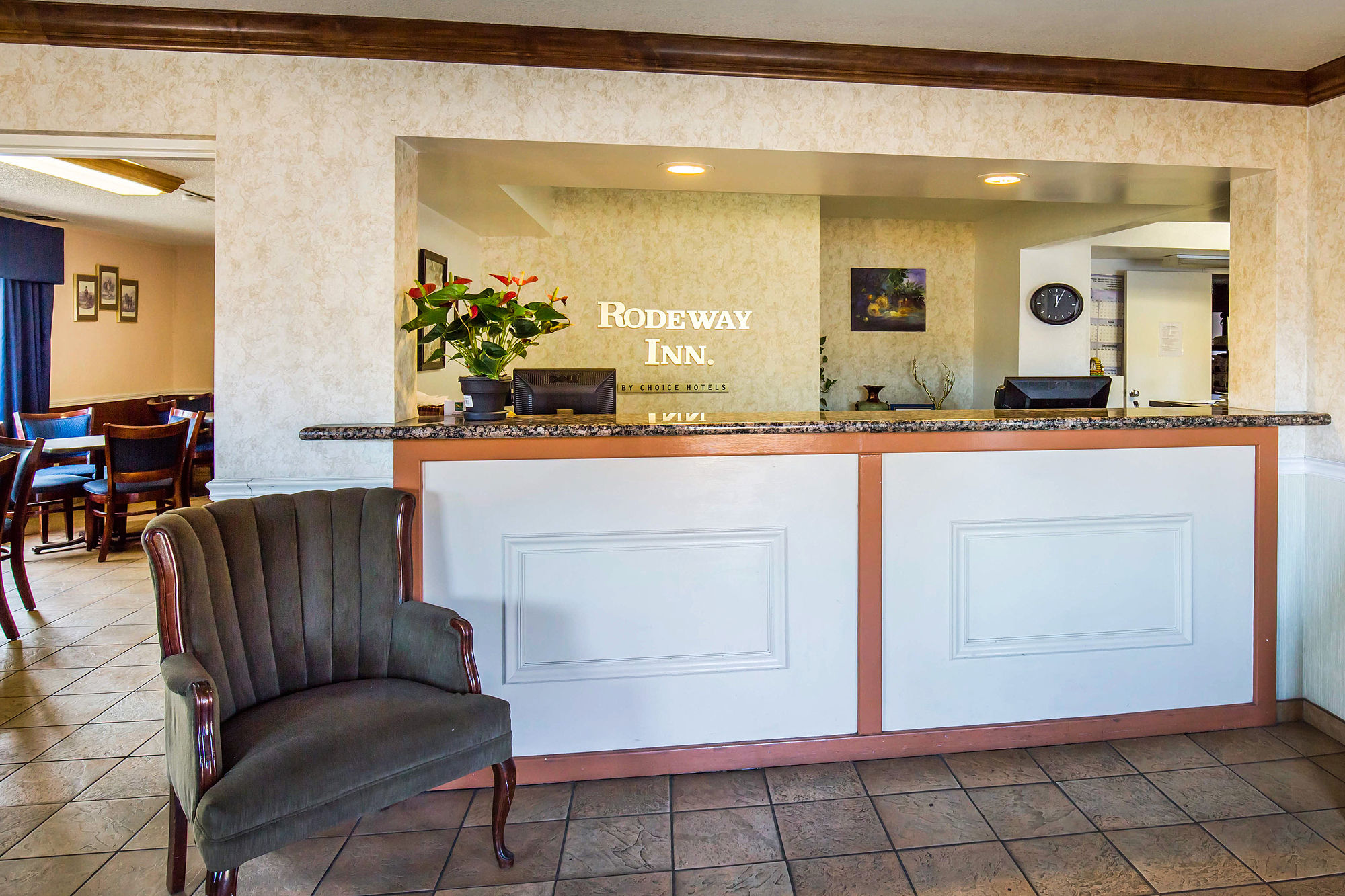 Фото Rodeway Inn at Nevada State Capitol