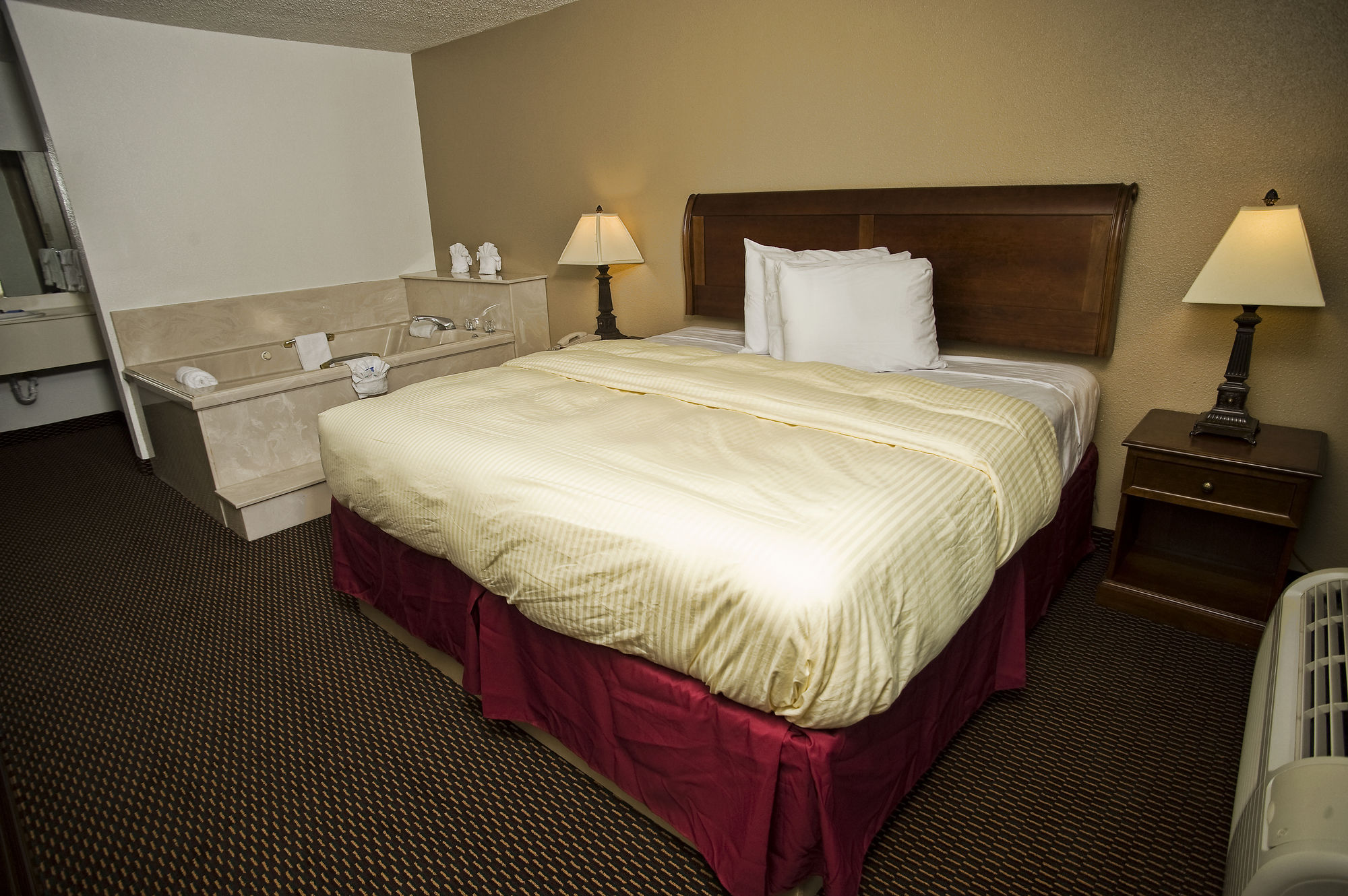 Фото Express Inn & Suites