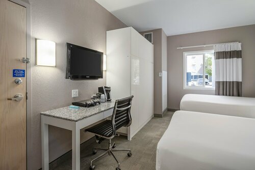 Внешний вид отеля Home Inn Express Medicine Hat в Медисин-Хате, фото 3