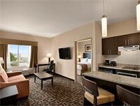 Фото Days Inn & Suites by Wyndham Winnipeg Airport Manitoba