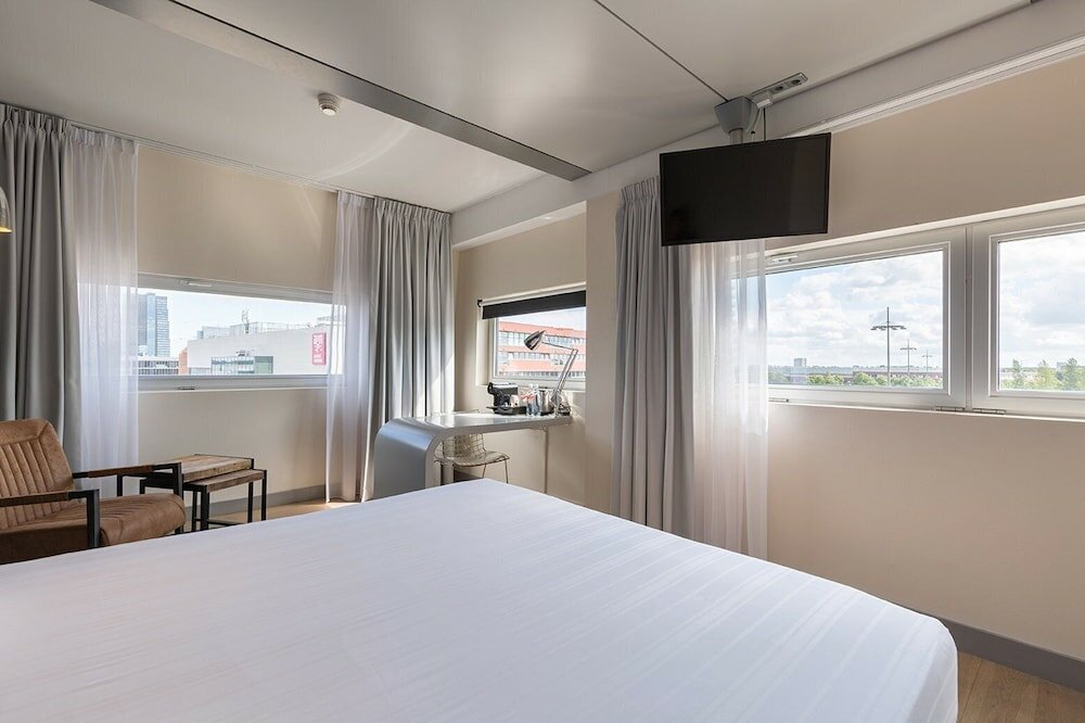 Фото Leonardo Hotel Almere City Center