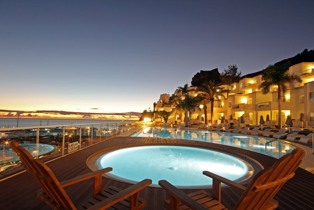 Фото Marina Bayview - Adults Only