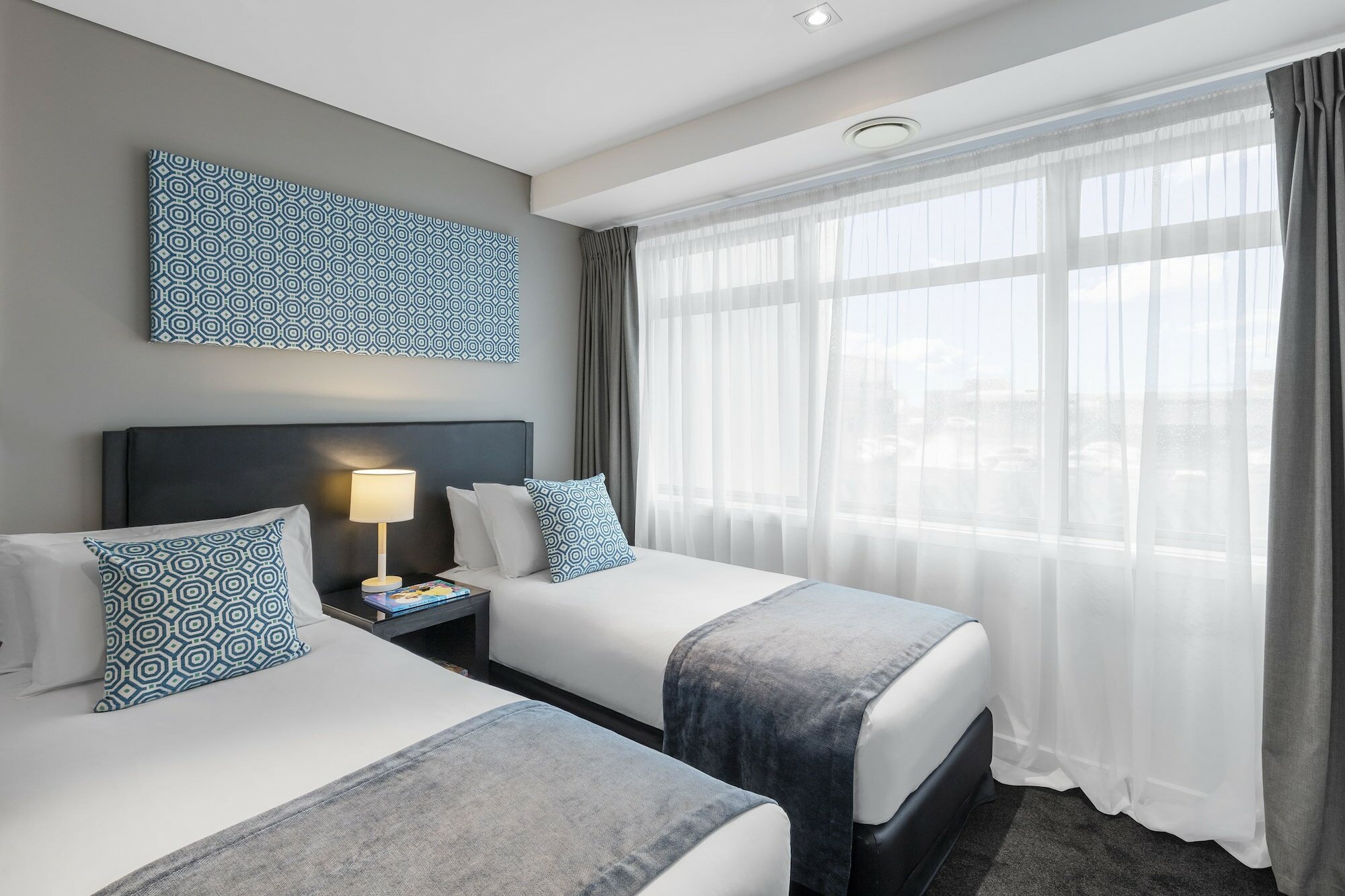Фото Oaks Auckland Hotel