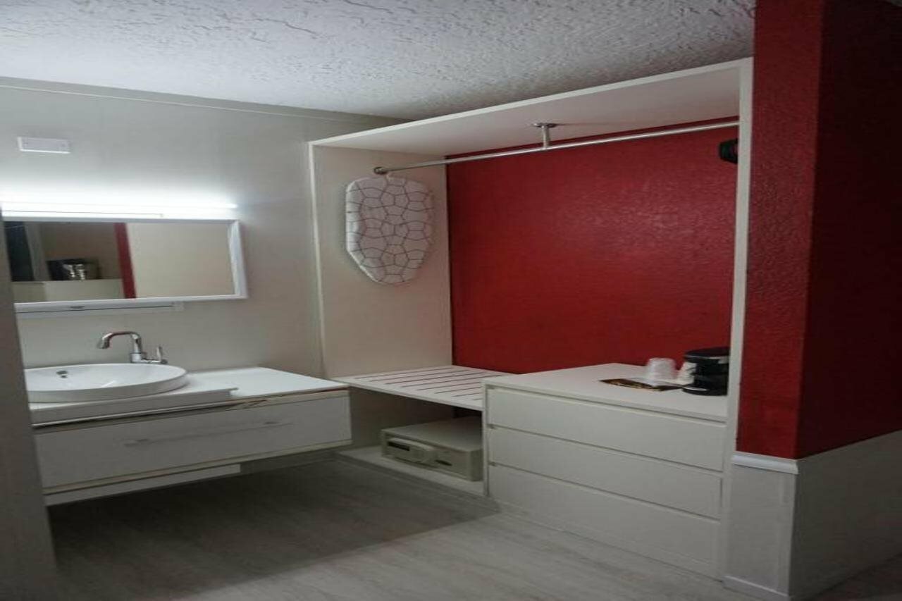 Фото Travelodge by Wyndham Orlando Heart of International Drive