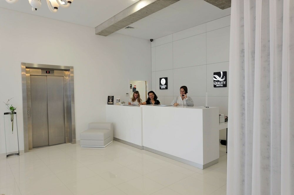 Фото Kyriad Prestige Perpignan Centre Del Mon