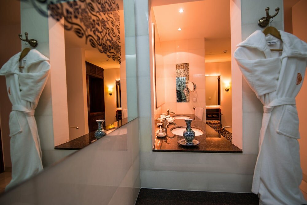 Фото Dushanbe Serena Hotel