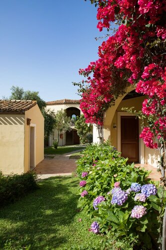 Внешний вид отеля Cala Luas Resort в Кардеу, фото 2