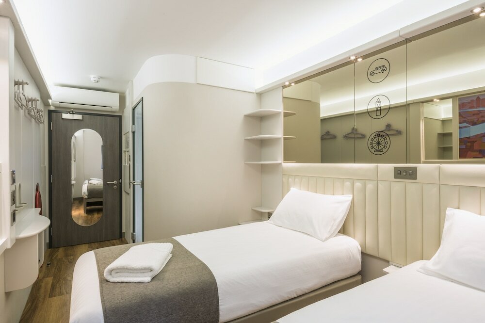 Фото Point A Hotel - Westminster, London