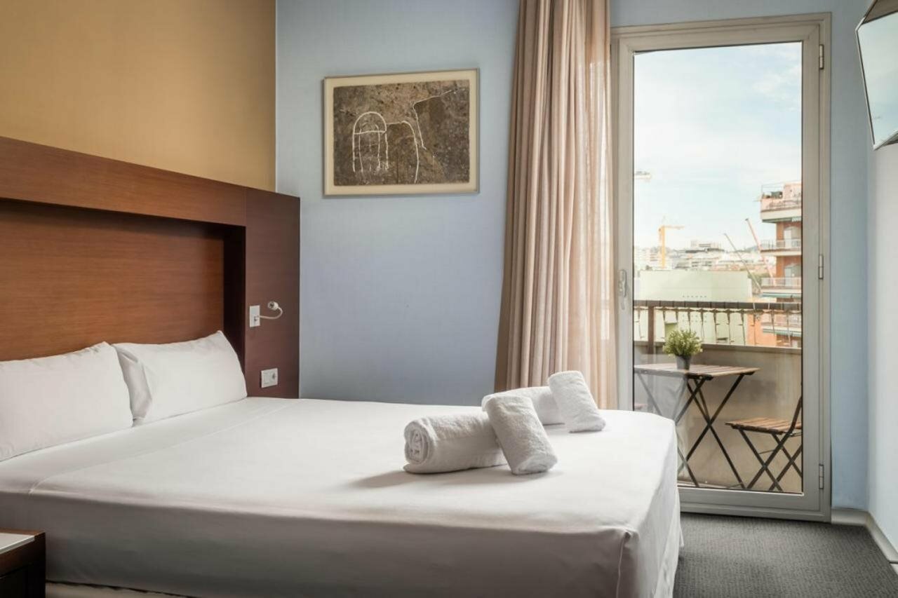 Фото Hotel Madanis
