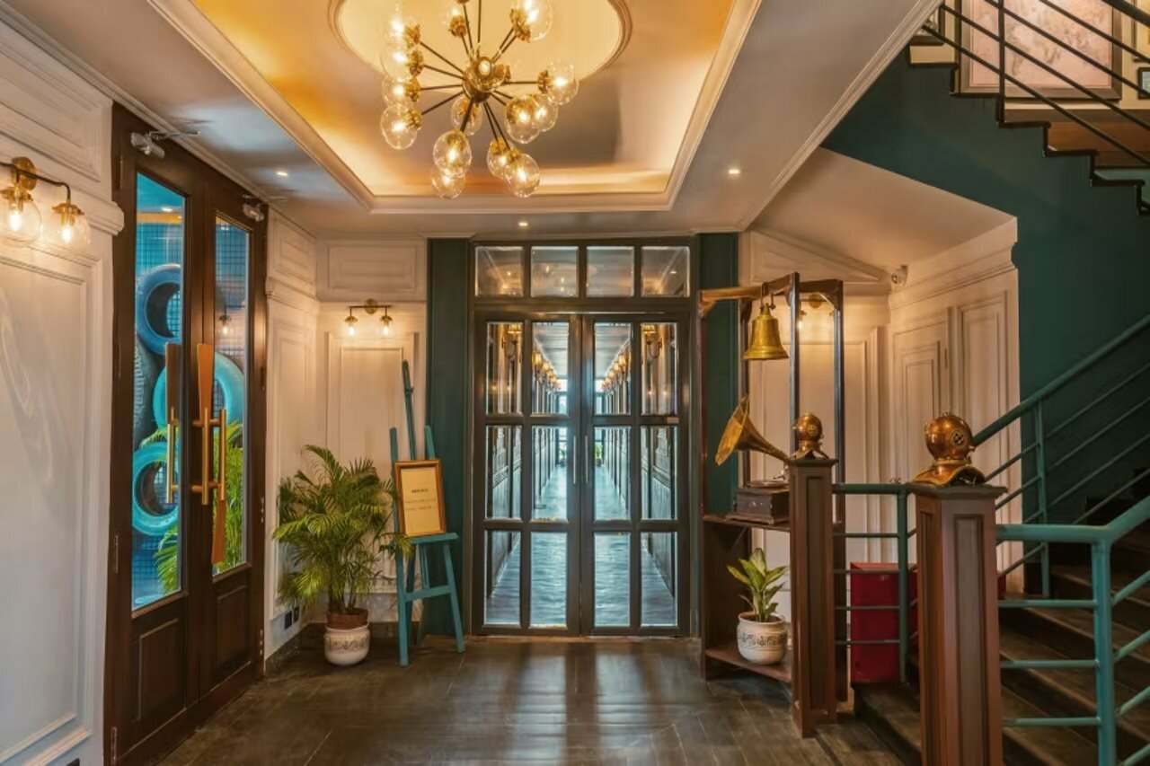 Фото Polo Floatel Kolkata