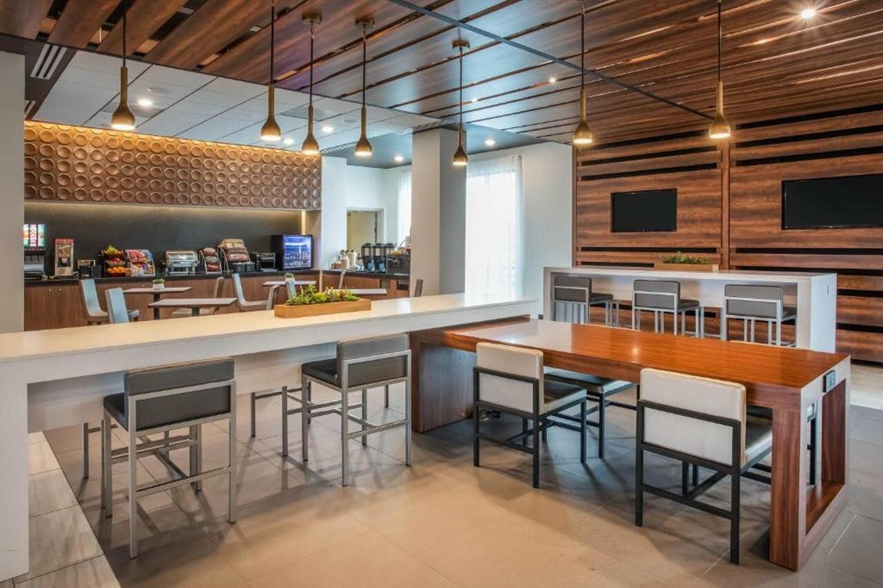 Фото Wingate by Wyndham Denver Airport