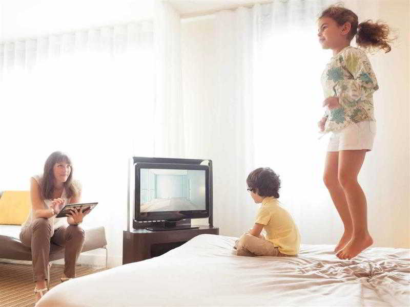 Фото B&b Hotel Rueil Malmaison Gare