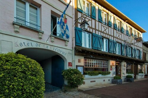 Гостиница Hotel de La Licorne & SPA Nuxe