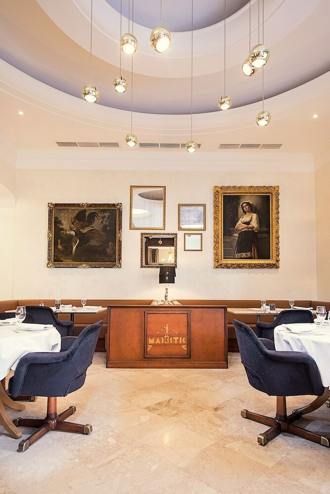 Фото Hotel Majestic