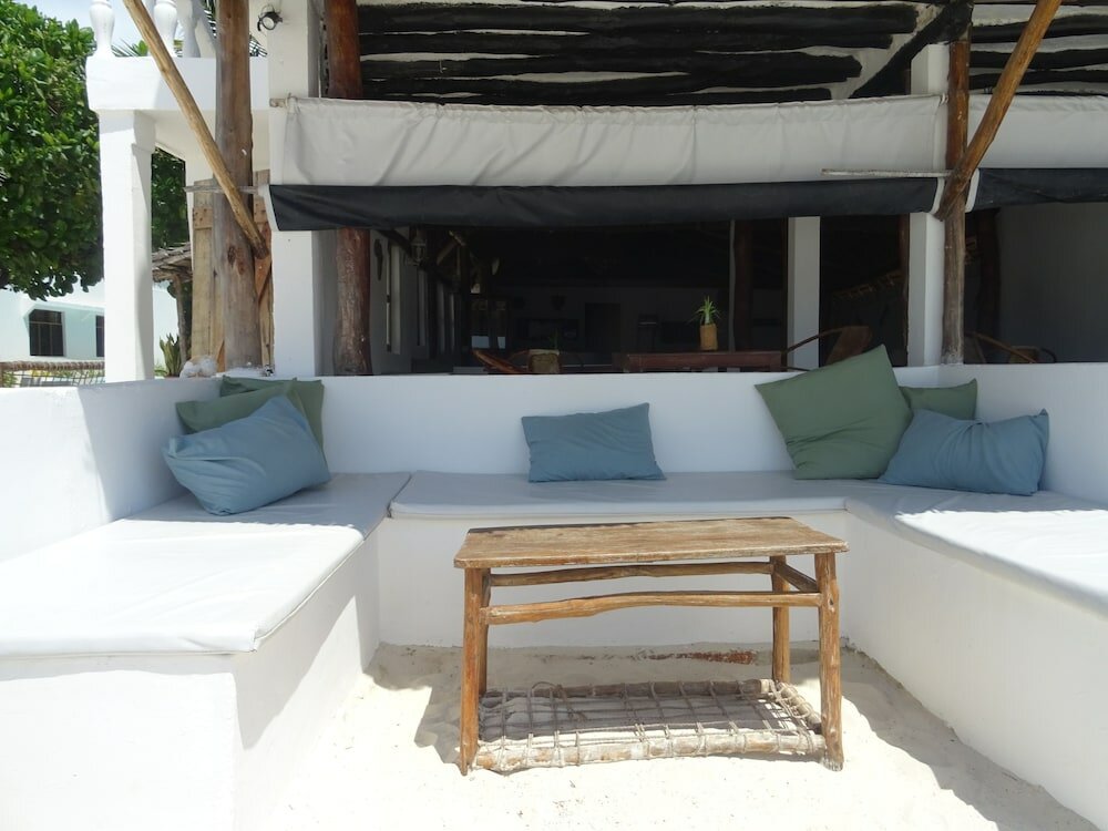 Фото Makuti Beach Bungalows