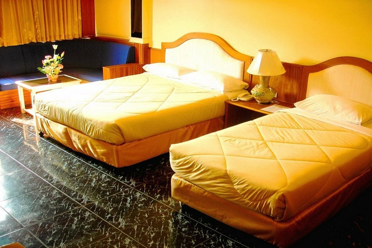 Фото Mr Mac's Hotel