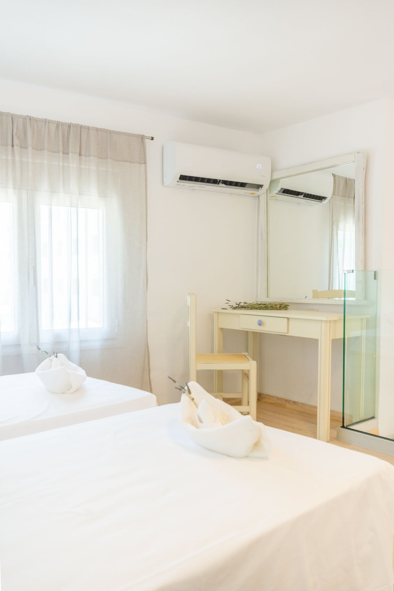 Фото Happiness Apartments